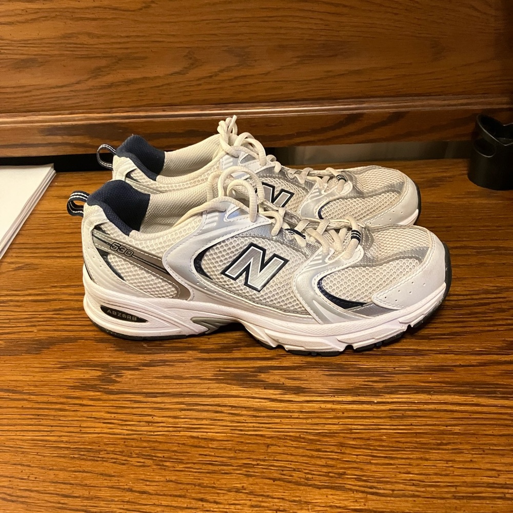 New Balance 530 Sneakers — White and Dark Navy Blue Size 9 Women’s